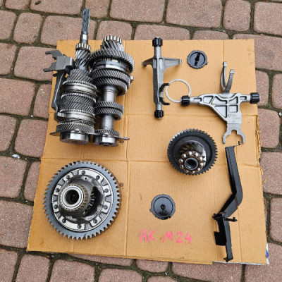 Mechanizm różnicowy elementy skrzyni biegów 1.2T M24 biegów Opel Astra K