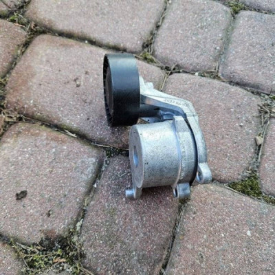 Rolka napinacz paska wielorowkowego Toyota Aygo X F-580469