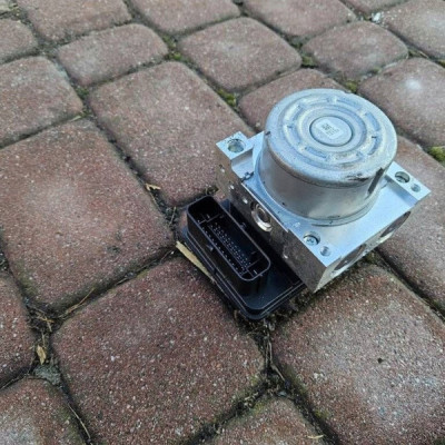 Pompa hamulcowa ABS Toyota Aygo X 44540-0H160