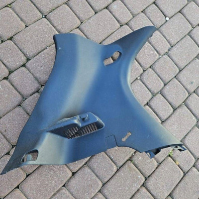 Obudowa osłona boczek bagażnika tył podsufitki Toyota Aygo X 62472-0H250