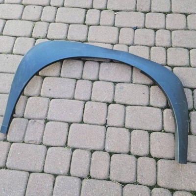 Obudowa osłona listwa błotnika prawa przednia Toyota Aygo X 75601-0H020