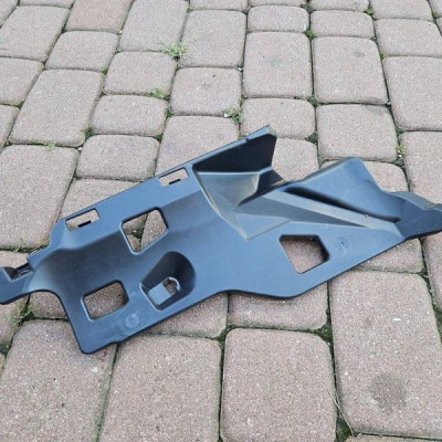 Obudowa osłona dolna konsoli deski nawiewu Toyota Aygo X 55606-0H010