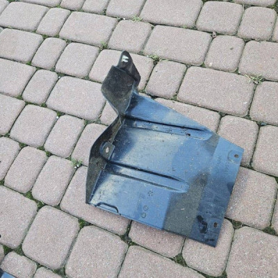 Obudowa osłona chlapacz przód przedni prawy Toyota Aygo X 51441-0H020