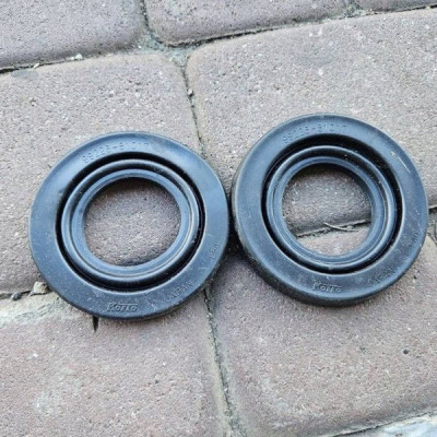 Zaślepka dekielek uszczelka lampy przód przedniej Toyota Aygo X 99226-81017