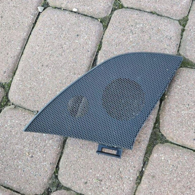 Obudowa osłona głośnika prawa maskownica deski Toyota Aygo X 55473-0H030
