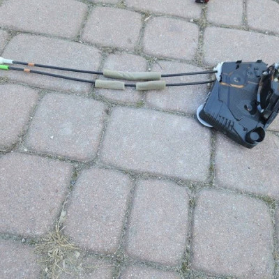 Zamek drzwi przód przednich prawych EUROPA Toyota Aygo X M73-13450